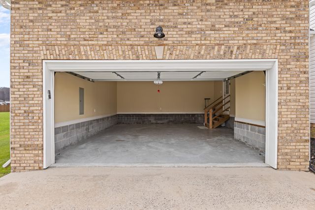 8746 Streamside Drive, Ooltewah, TN 37363