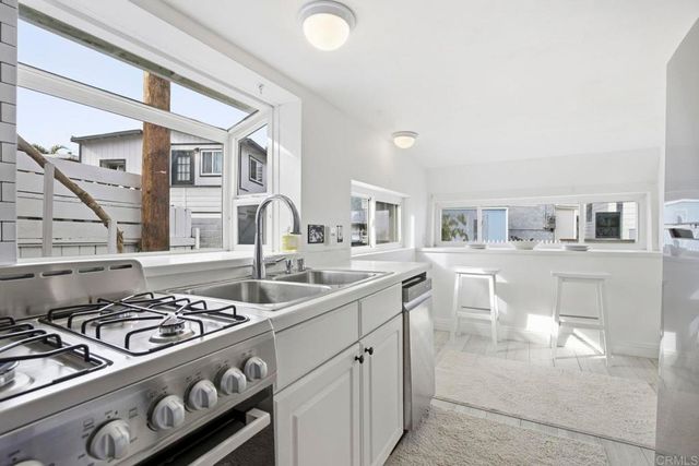 170 Diana Street, Encinitas, CA 92024