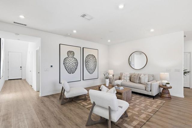 1794 Valley Oak Way, Oceanside, CA 92056