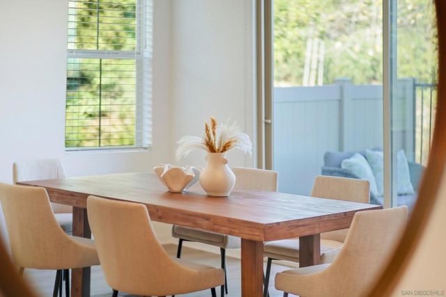 1794 Valley Oak Way, Oceanside, CA 92056