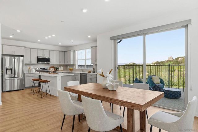 1794 Valley Oak Way, Oceanside, CA 92056