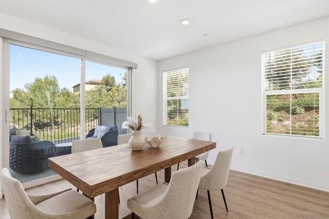 1794 Valley Oak Way, Oceanside, CA 92056