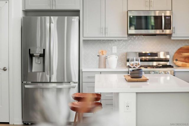 1794 Valley Oak Way, Oceanside, CA 92056