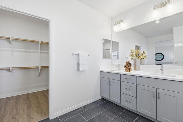 1794 Valley Oak Way, Oceanside, CA 92056