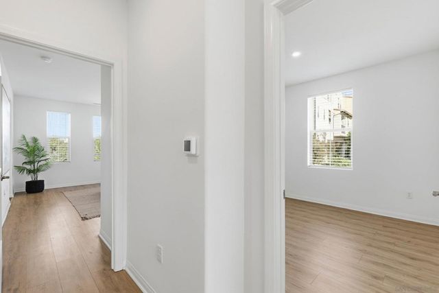 1794 Valley Oak Way, Oceanside, CA 92056