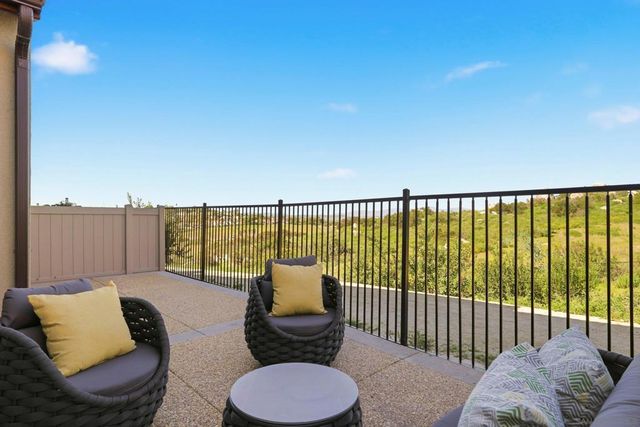 1794 Valley Oak Way, Oceanside, CA 92056