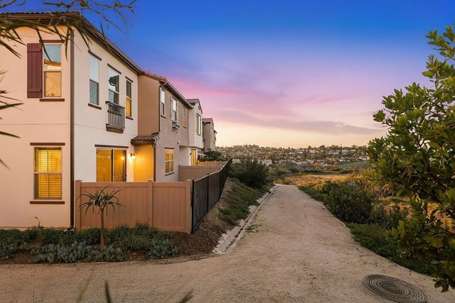 1794 Valley Oak Way, Oceanside, CA 92056