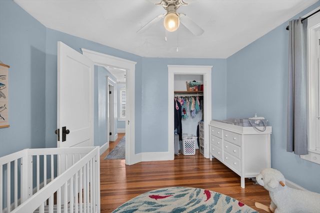 204 Parkview Ave, Lowell, MA 01852