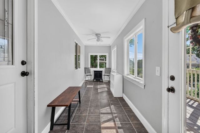 204 Parkview Ave, Lowell, MA 01852