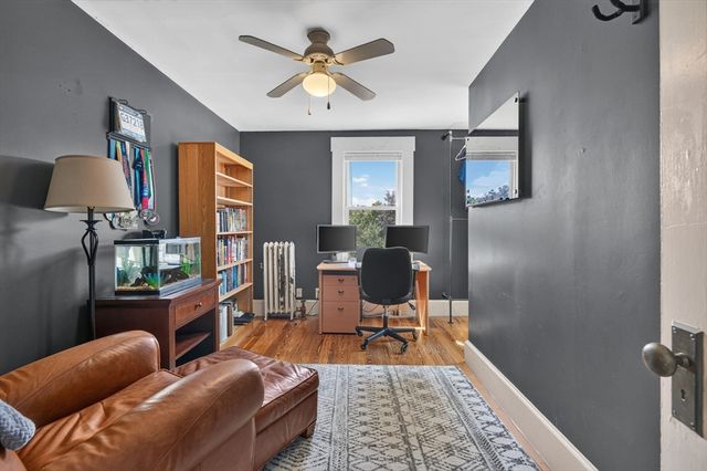 204 Parkview Ave, Lowell, MA 01852