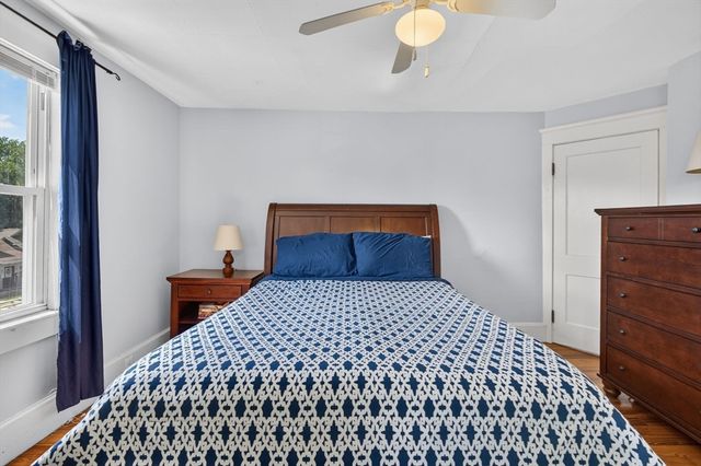 204 Parkview Ave, Lowell, MA 01852