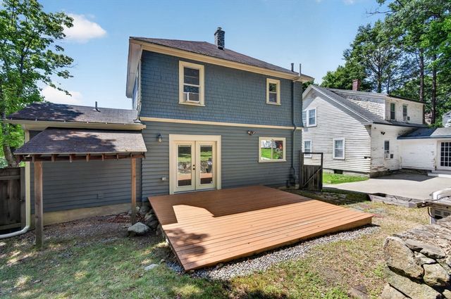 204 Parkview Ave, Lowell, MA 01852