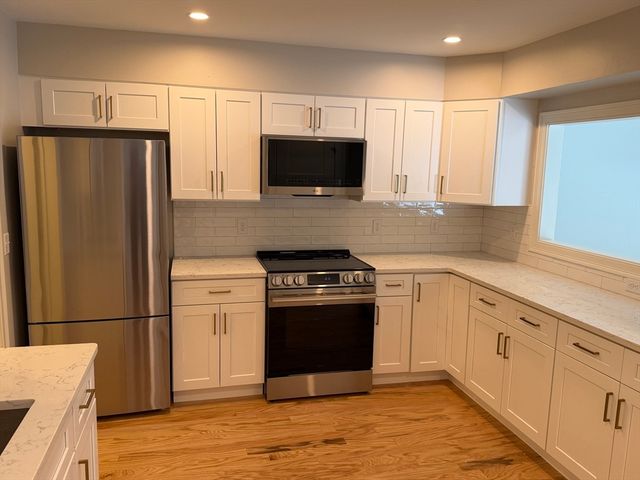 15 Barracks Road 15, Hudson, MA 01749