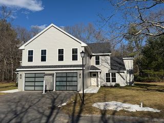15 Barracks Road 15, Hudson, MA 01749