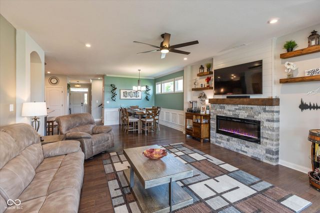 6304 W Cedar Chase Drive, Mccordsville, IN 46055