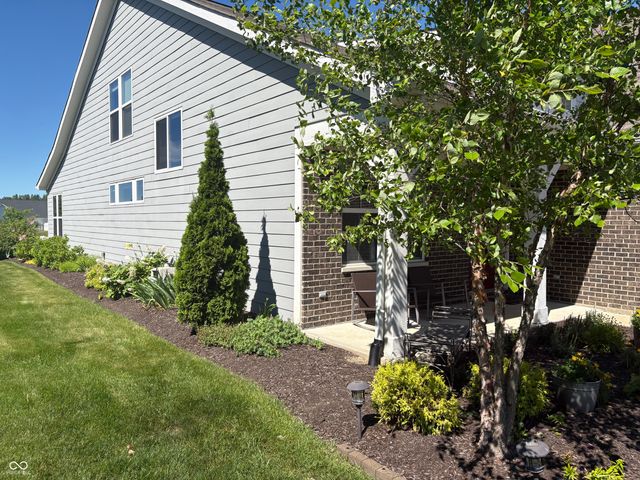 6304 W Cedar Chase Drive, Mccordsville, IN 46055