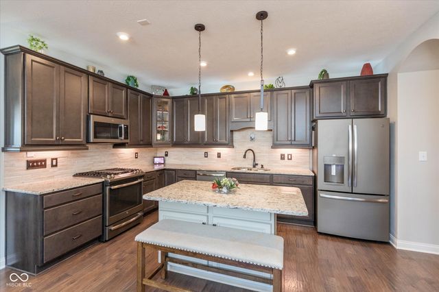 6304 W Cedar Chase Drive, Mccordsville, IN 46055