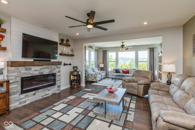 6304 W Cedar Chase Drive, Mccordsville, IN 46055
