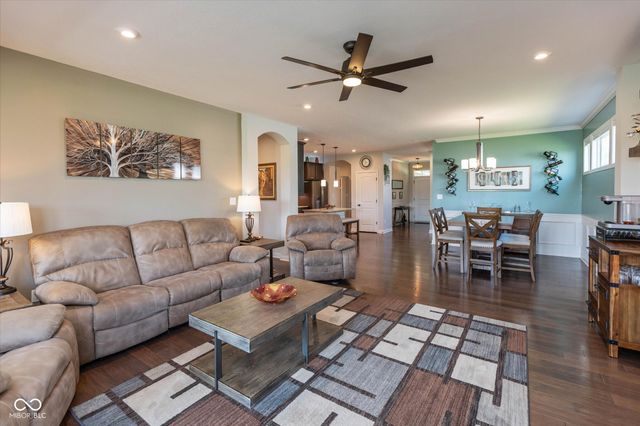 6304 W Cedar Chase Drive, Mccordsville, IN 46055