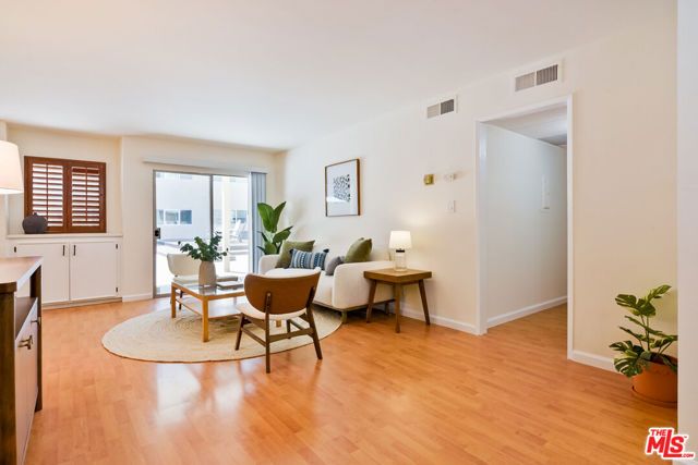 277 Pleasant Street 102, Pasadena, CA 91101