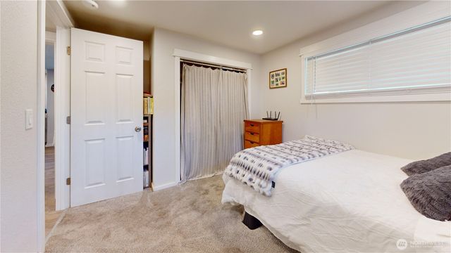 521 E Magnolia Avenue, Burlington, WA 98233