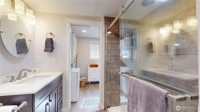 521 E Magnolia Avenue, Burlington, WA 98233