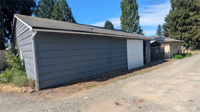 521 E Magnolia Avenue, Burlington, WA 98233