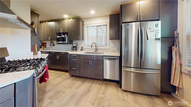 521 E Magnolia Avenue, Burlington, WA 98233