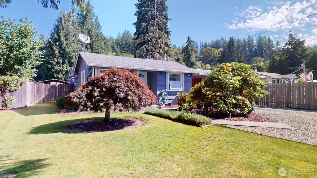521 E Magnolia Avenue, Burlington, WA 98233
