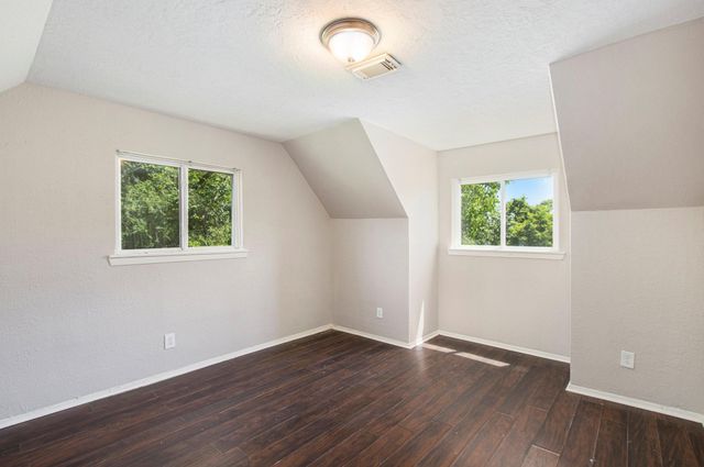 9013 Burl Street, Houston, TX 77028