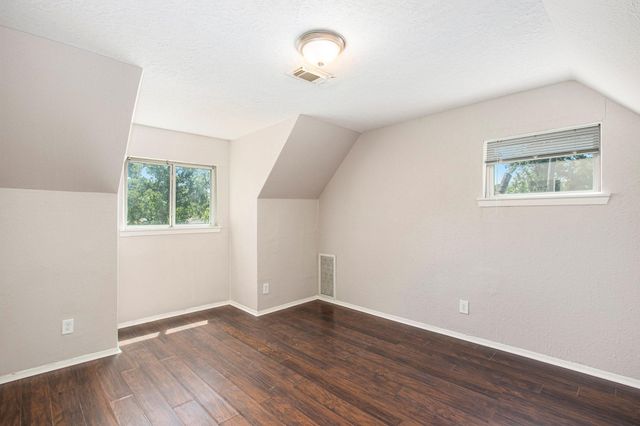 9013 Burl Street, Houston, TX 77028