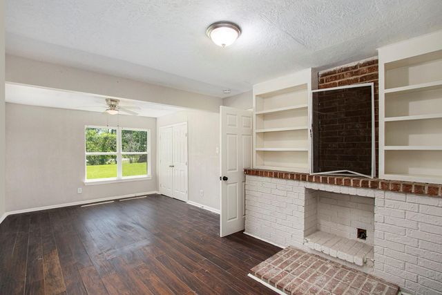 9013 Burl Street, Houston, TX 77028