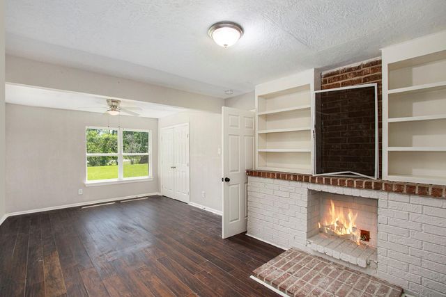 9013 Burl Street, Houston, TX 77028