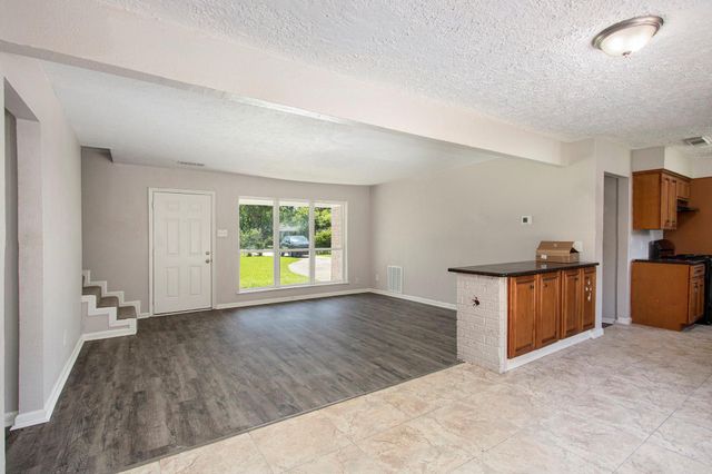 9013 Burl Street, Houston, TX 77028