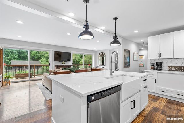 55 Cripplebush, Old Tappan, NJ 07675