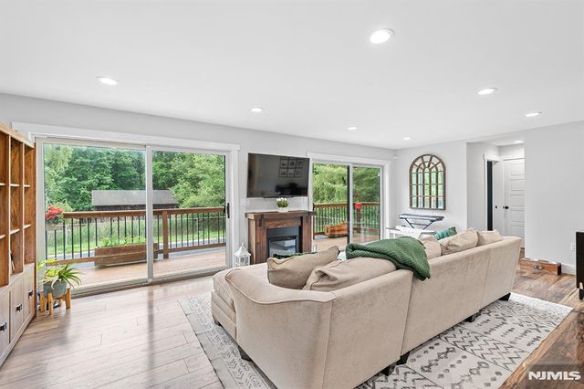 55 Cripplebush, Old Tappan, NJ 07675