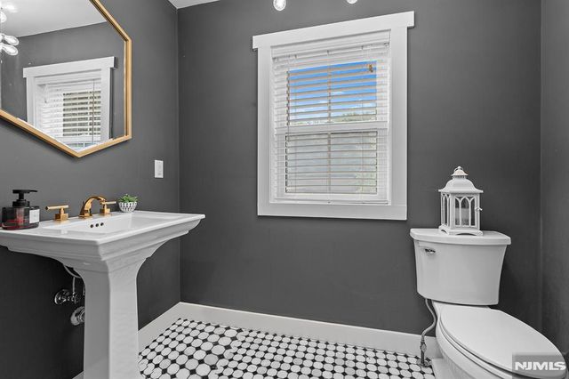 55 Cripplebush, Old Tappan, NJ 07675