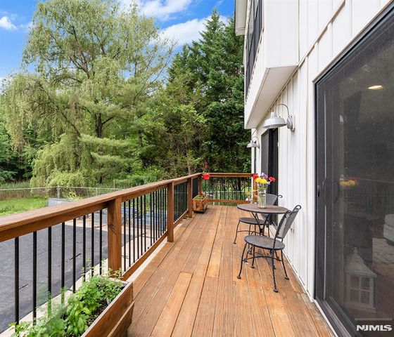 55 Cripplebush, Old Tappan, NJ 07675
