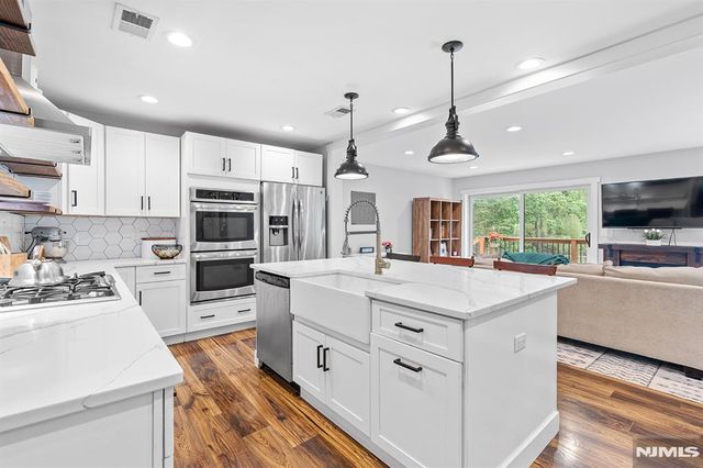 55 Cripplebush, Old Tappan, NJ 07675