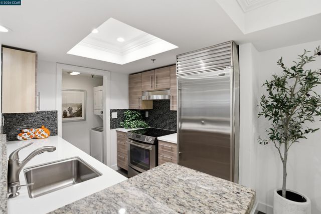 2560 Oak Rd 122, Walnut Creek, CA 94597