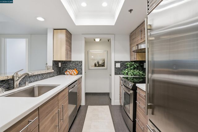 2560 Oak Rd 122, Walnut Creek, CA 94597