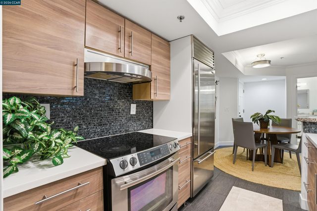 2560 Oak Rd 122, Walnut Creek, CA 94597