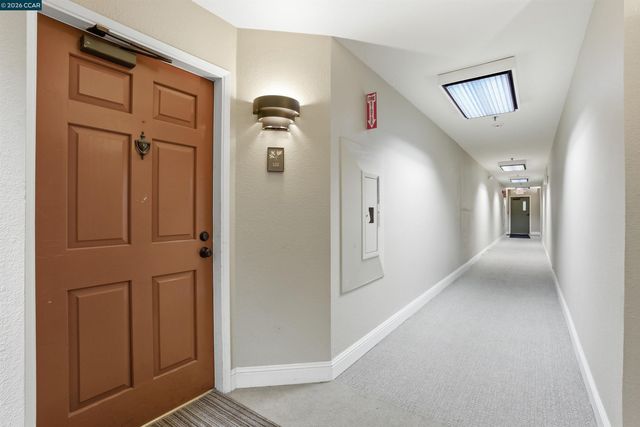 2560 Oak Rd 122, Walnut Creek, CA 94597