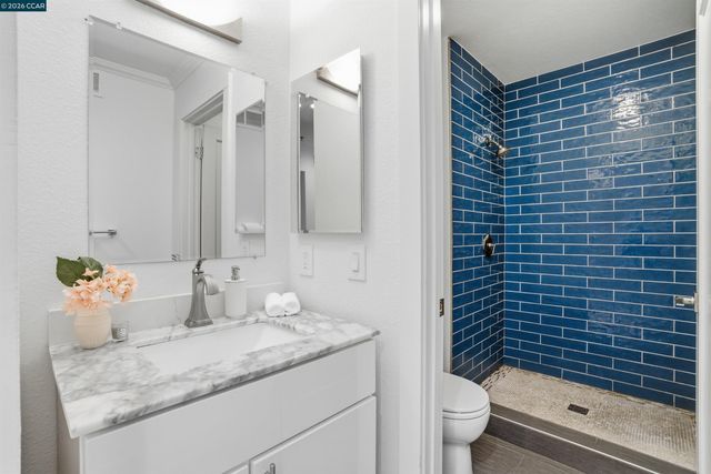 2560 Oak Rd 122, Walnut Creek, CA 94597