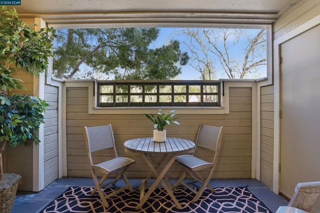 2560 Oak Rd 122, Walnut Creek, CA 94597