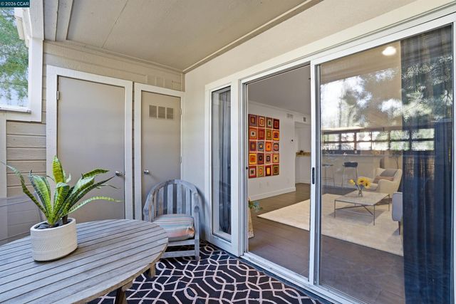 2560 Oak Rd 122, Walnut Creek, CA 94597