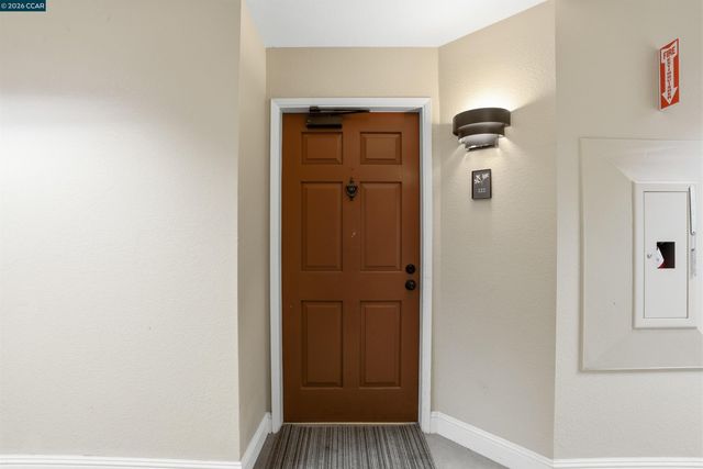 2560 Oak Rd 122, Walnut Creek, CA 94597