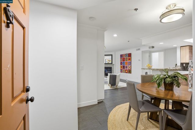 2560 Oak Rd 122, Walnut Creek, CA 94597