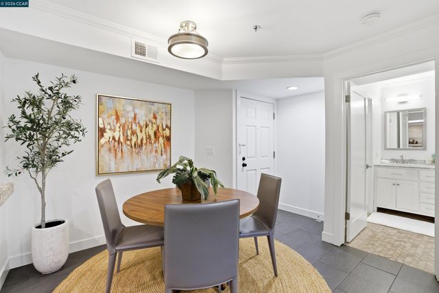 2560 Oak Rd 122, Walnut Creek, CA 94597