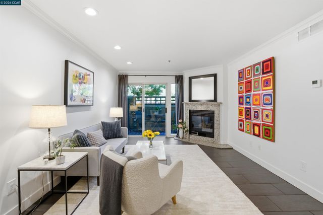 2560 Oak Rd 122, Walnut Creek, CA 94597